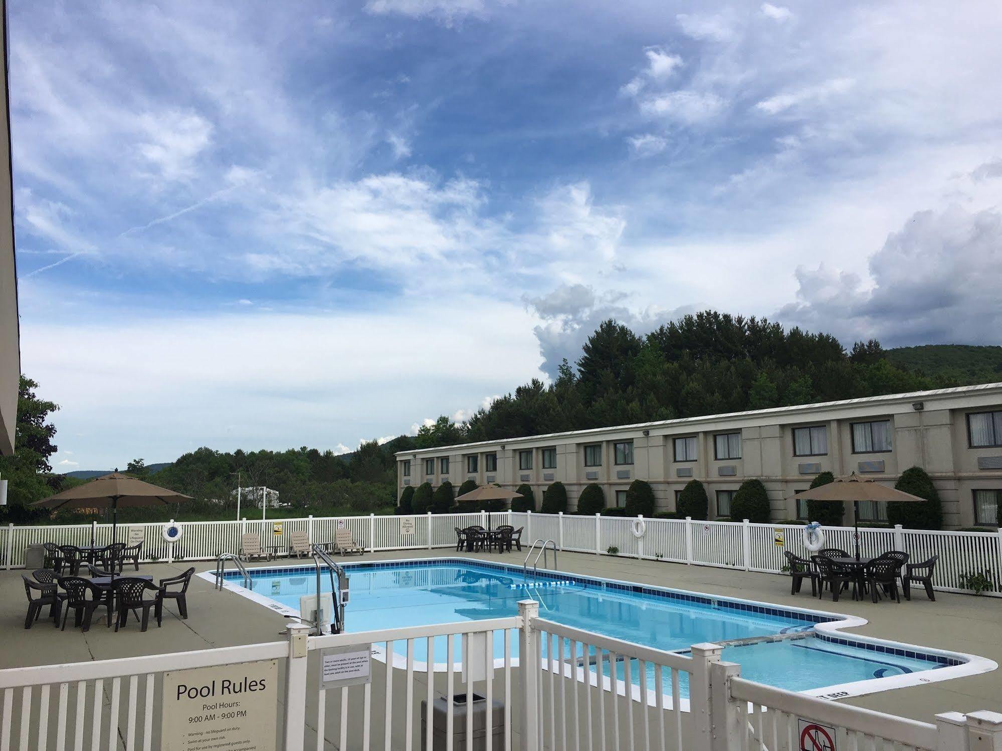 Quality Inn Oneonta Cooperstown Area Buitenkant foto
